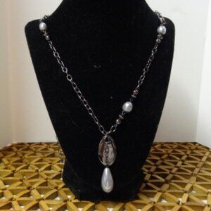 17" Silver, Gray & Gun Metal Colors Necklace, Like New